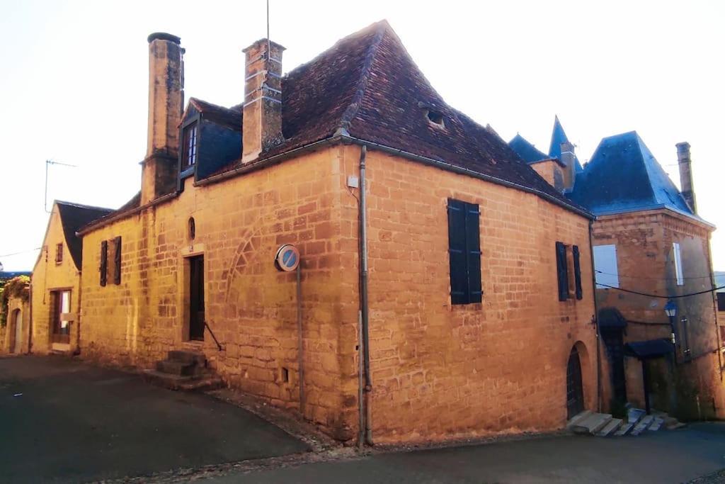 Demeure Du Xiiie-Xive S. Dans La Cite Medievale. Gourdon-en-quercy Bagian luar foto