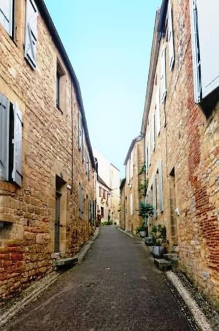 Demeure Du Xiiie-Xive S. Dans La Cite Medievale. Gourdon-en-quercy Bagian luar foto