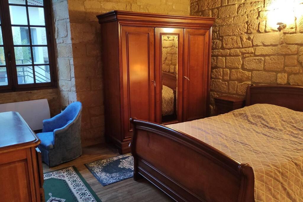 Demeure Du Xiiie-Xive S. Dans La Cite Medievale. Gourdon-en-quercy Bagian luar foto